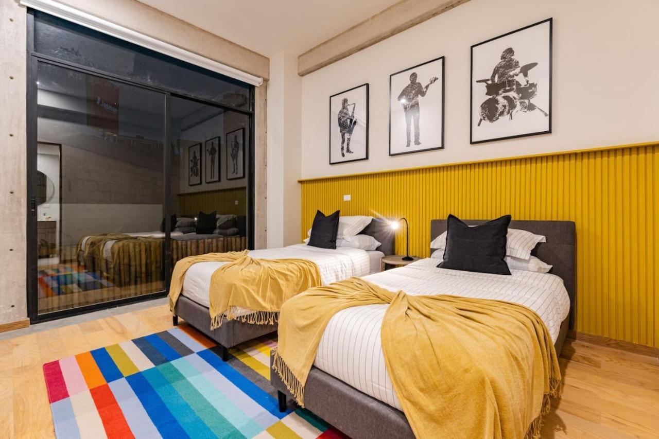 Modern With Balcony Office Space And Free Parking Mexico City